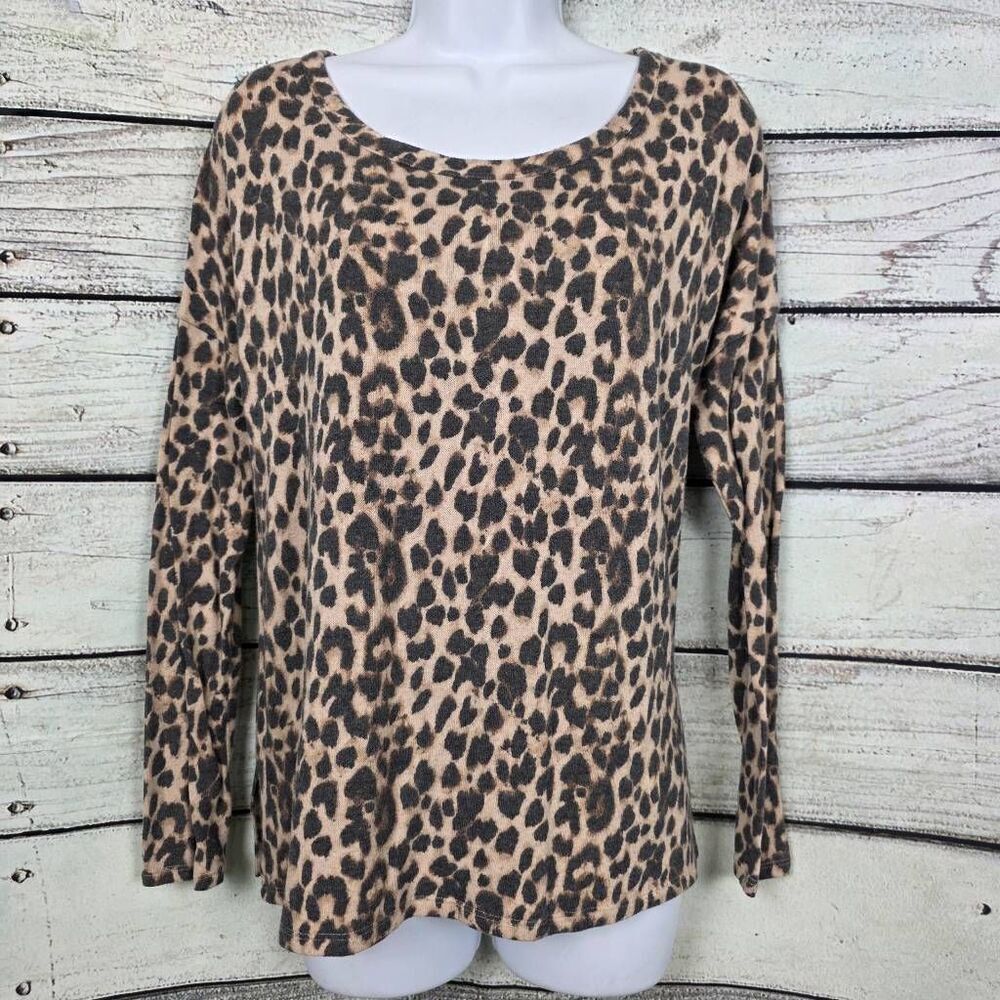 Victoria’s Secret Leopard Print Long Sleeve Top Size M